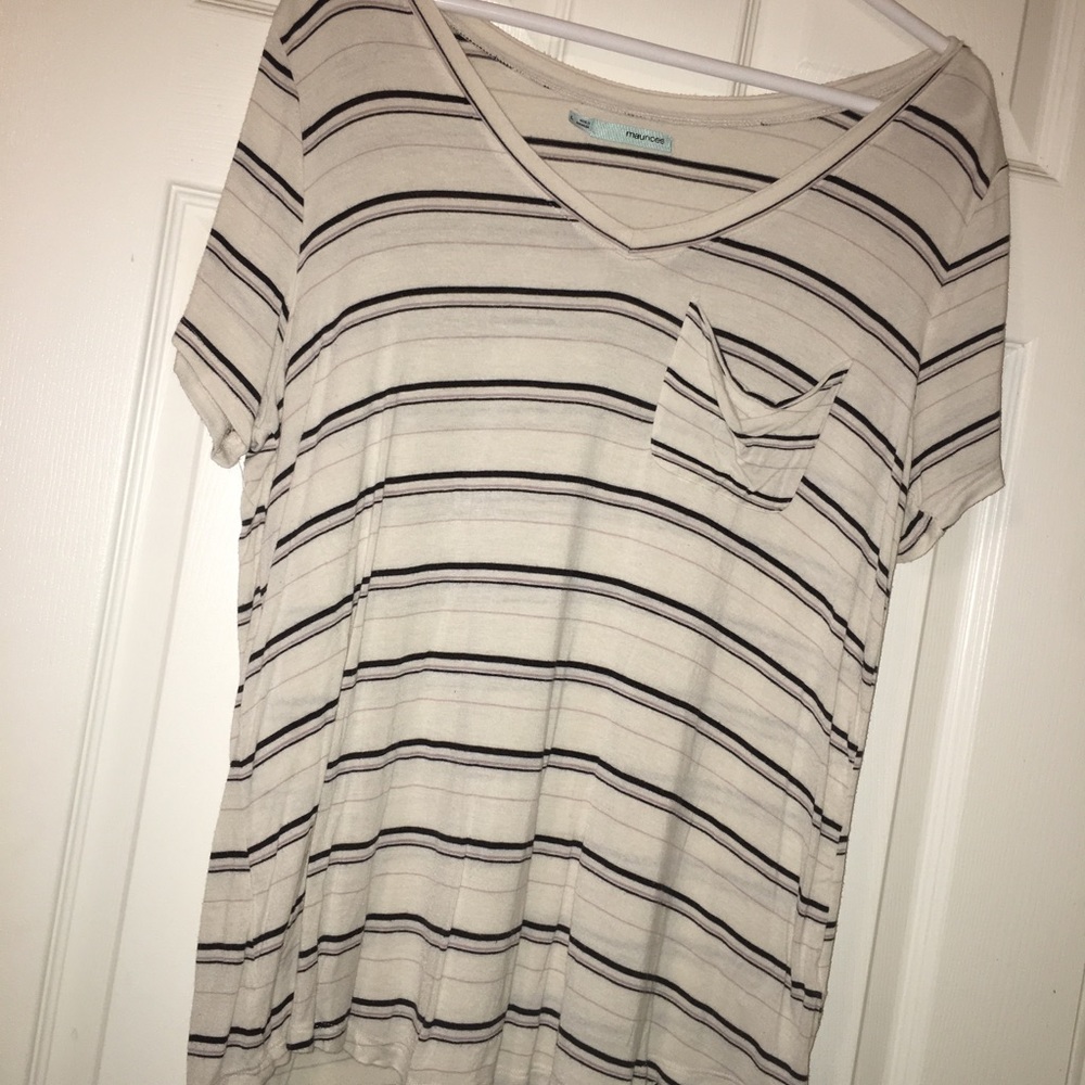 Size large Maurice’s pocket shirt